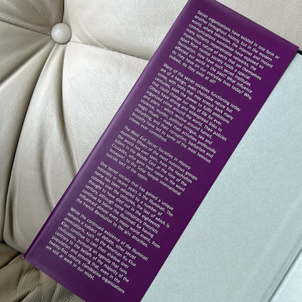 Books - Picture 12 of 13
